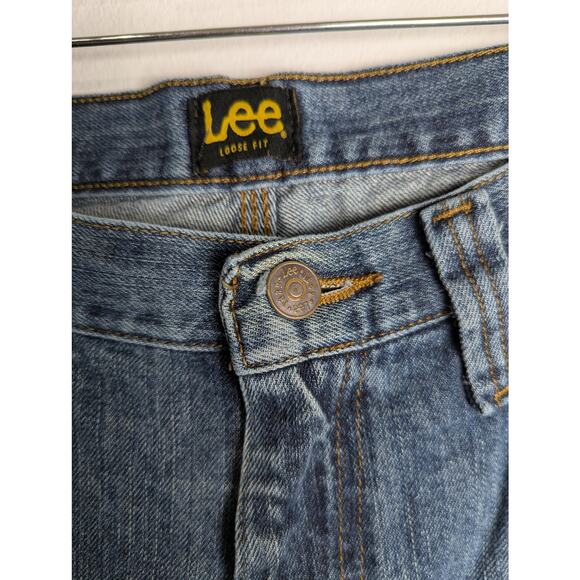 Lee loose fit mens jeans 32x 3 Distressed pant leg both legs  at heel Med Weight - Picture 6 of 10